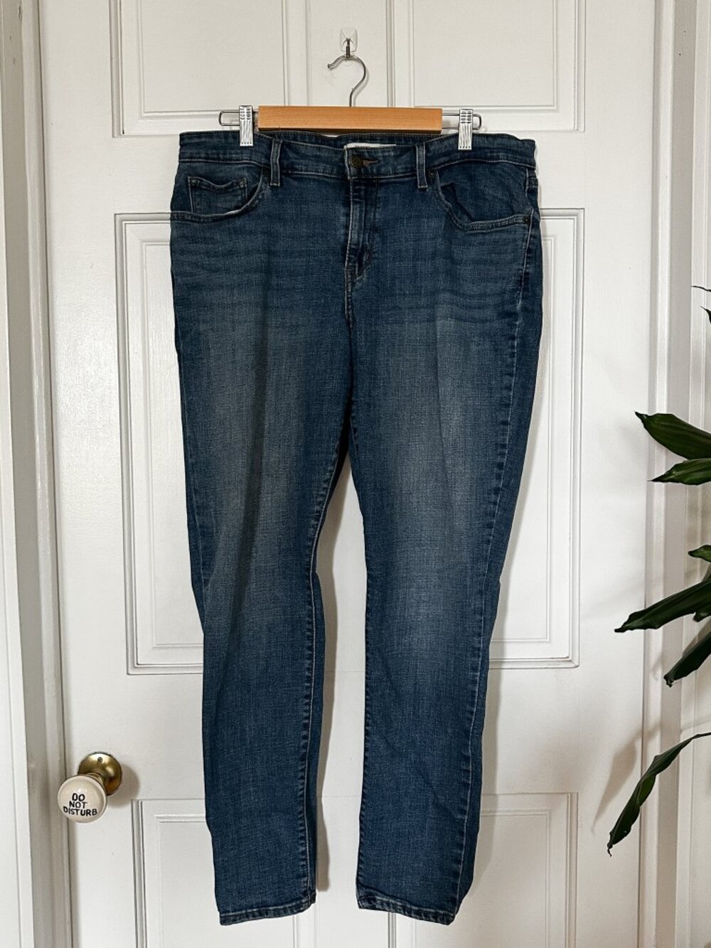 Levi’s 711 Skinny Jeans Size 18W Medium Wash Denim